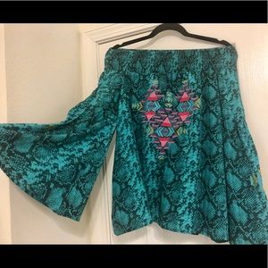 Gorgeous Judith March off the should blouse